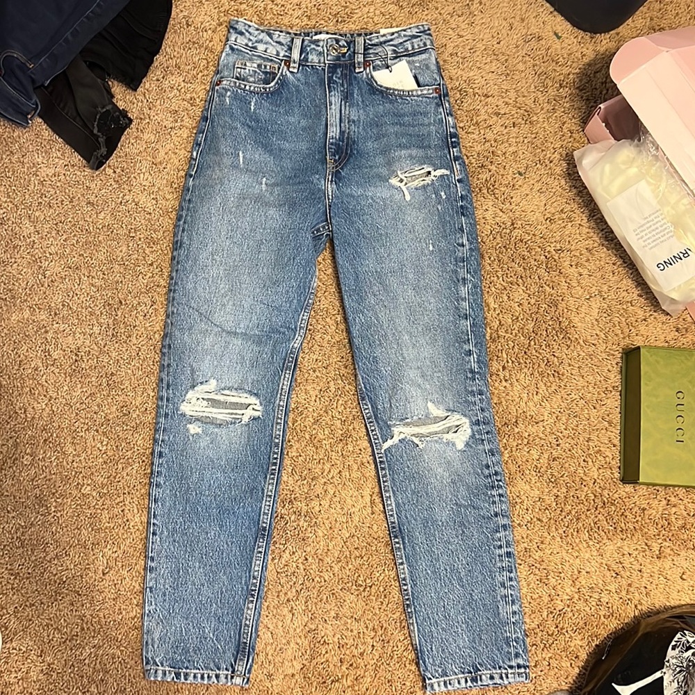 Zara Classic Mom Fit High Rise Ankle Length Blue Ripped Jeans